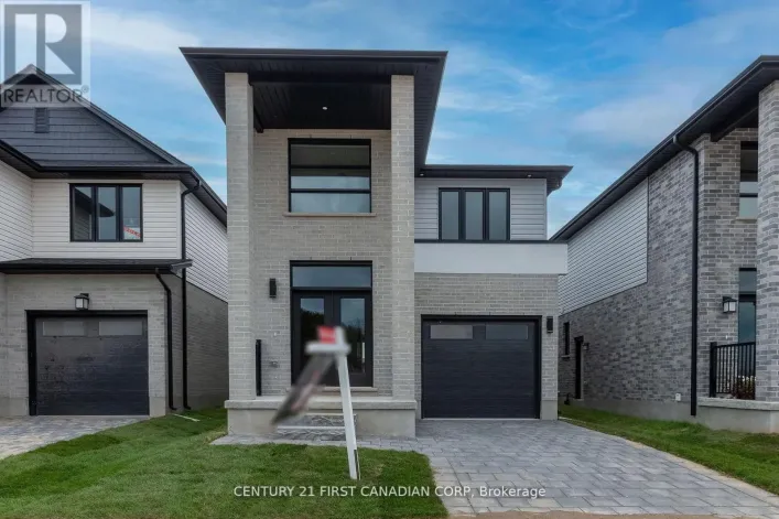 6453 ROYAL MAGNOLIA AVENUE, London South