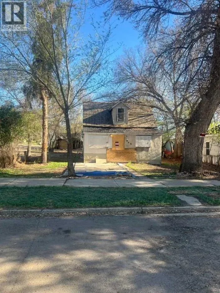 646 8 Street SE, Medicine Hat