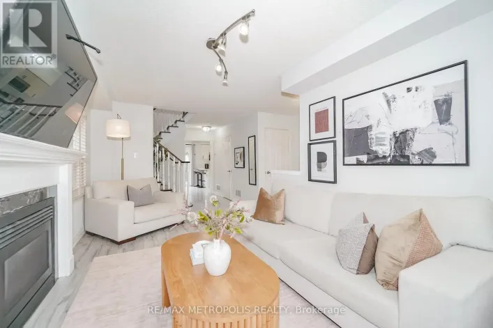 646 WALPOLE CRESCENT, Newmarket