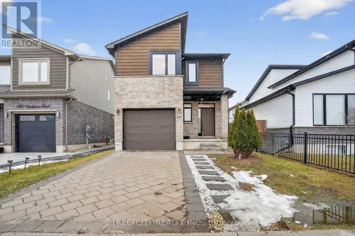 647 BLACKACRES BOULEVARD, London North