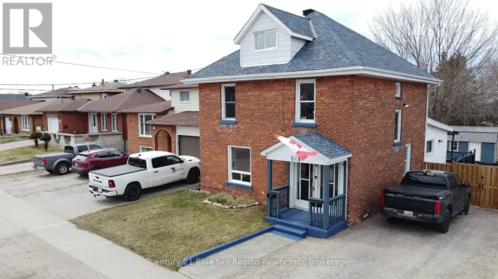 647 DOUGLAS STREET, North Bay
