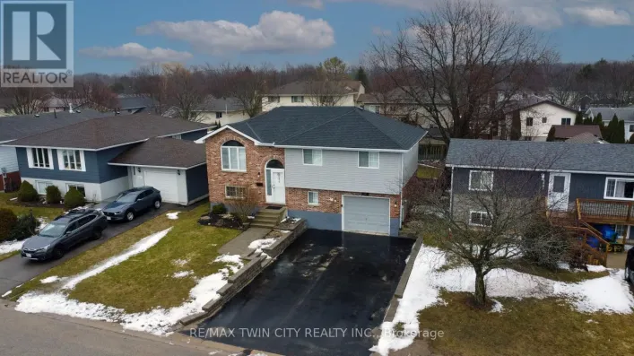 647 KENNARD CRESCENT, Kincardine