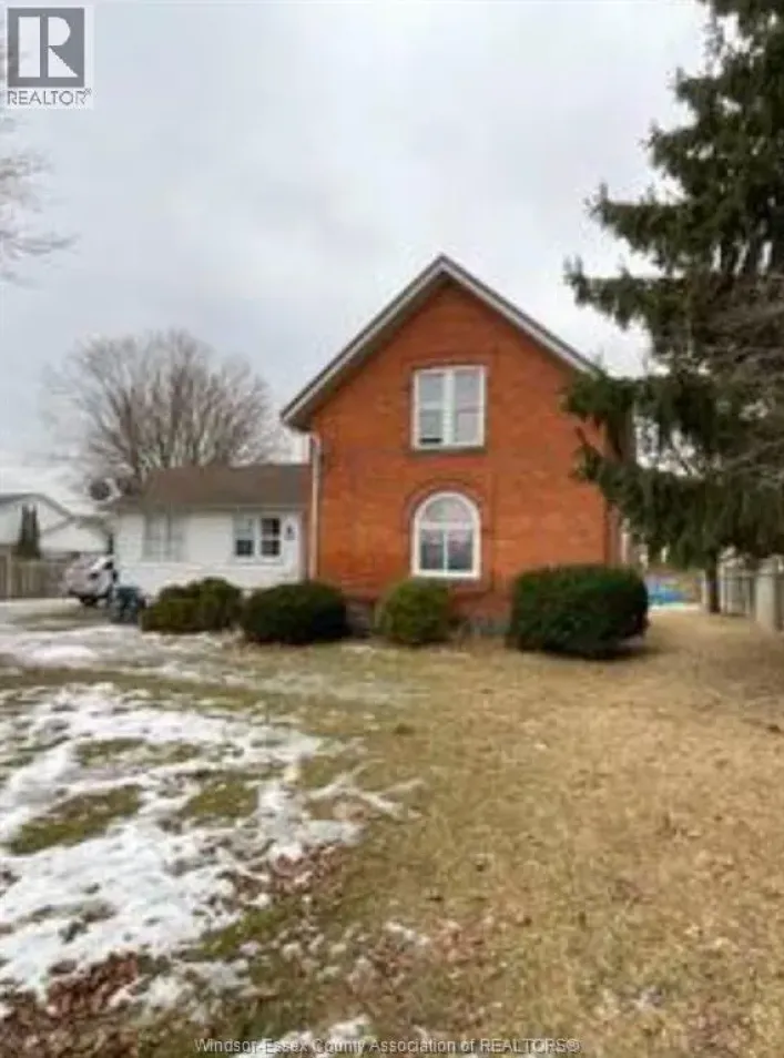 648 ST. CLAIR, Chatham