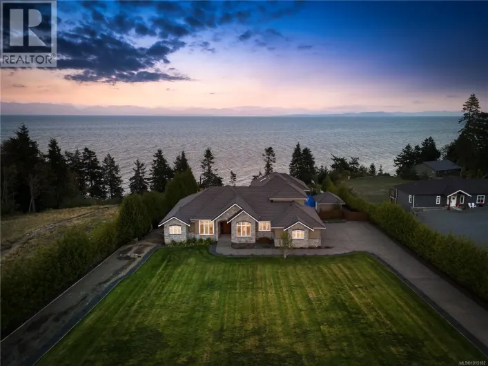 6480 Eagles Dr, Courtenay