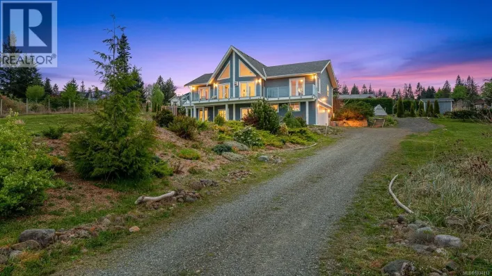 6481 Eagles Dr, Courtenay