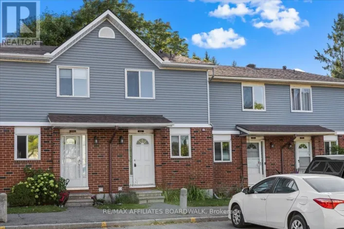 6482 BILBERRY DRIVE, Ottawa