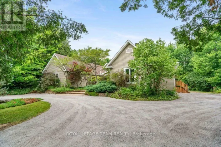 6485 WADDION DRIVE, Ottawa