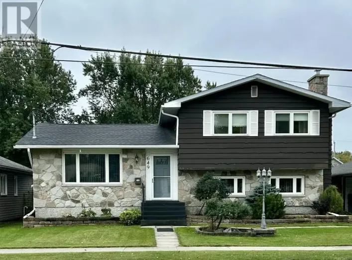 649 Second Street East, Fort Frances