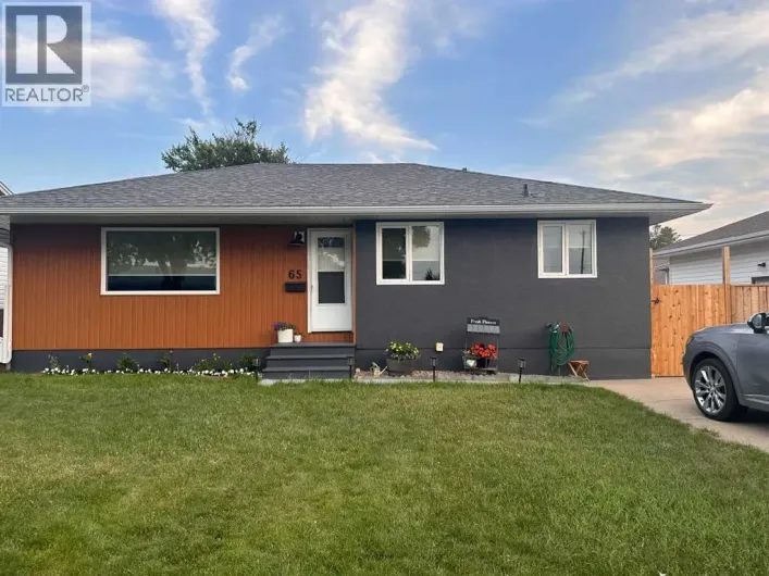 65 14 Street NW, Medicine Hat