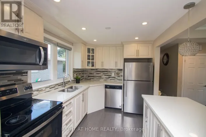 65 BRIDGENORTH CRESCENT, Toronto