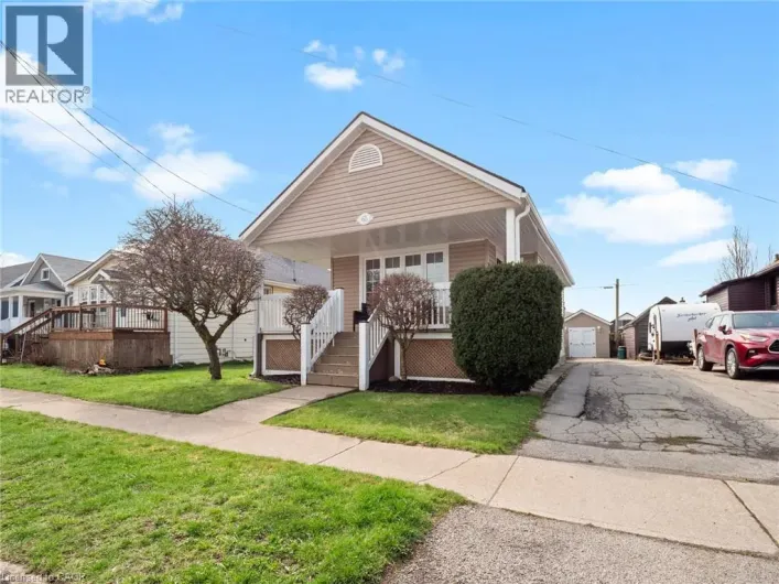 65 CHRISTMAS Street, Port Colborne