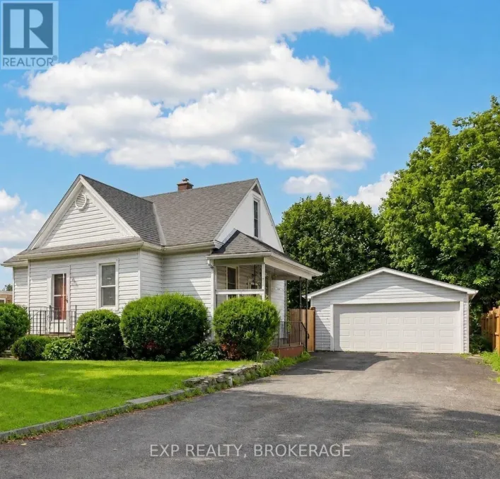 650 HILLSIDE DRIVE, Gananoque