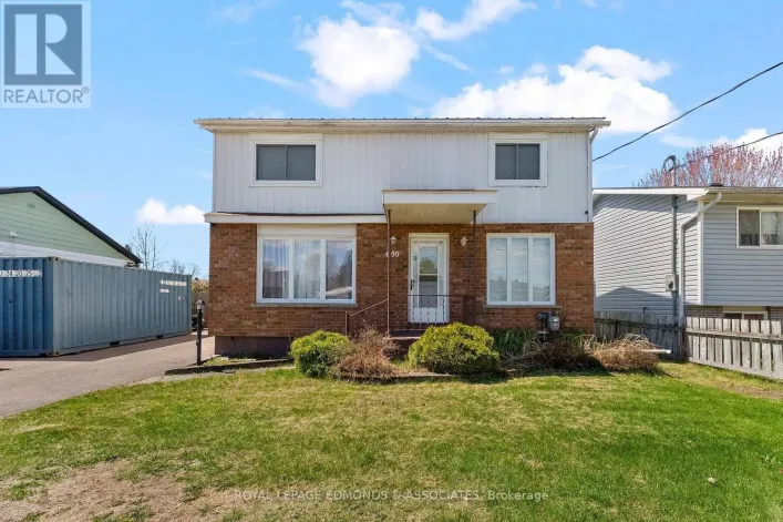 650 LORNE STREET W, Laurentian Valley