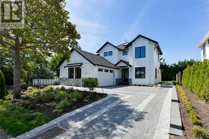 650 Monterey Ave, Oak Bay