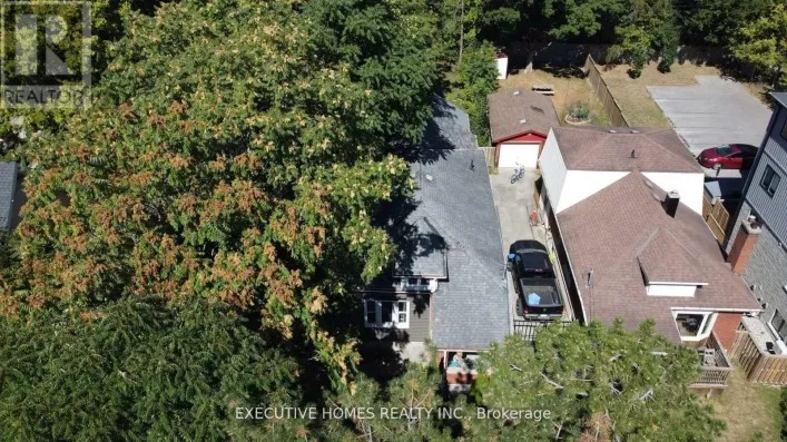 650 OXFORD STREET E, London East