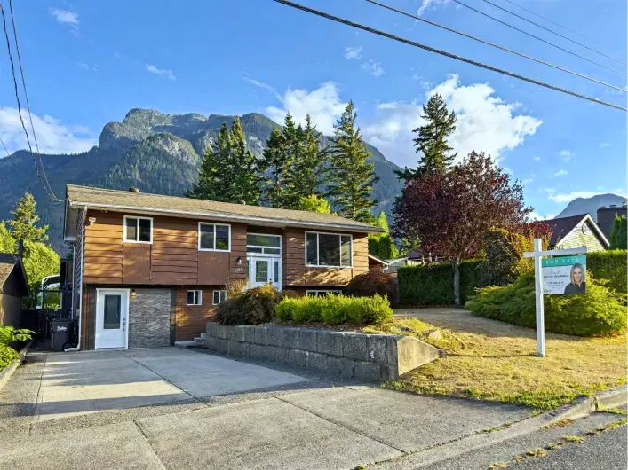 650 PARK STREET|Hope, Hope