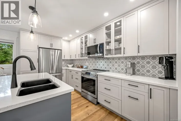 6508 Mystery Beach Rd, Fanny Bay