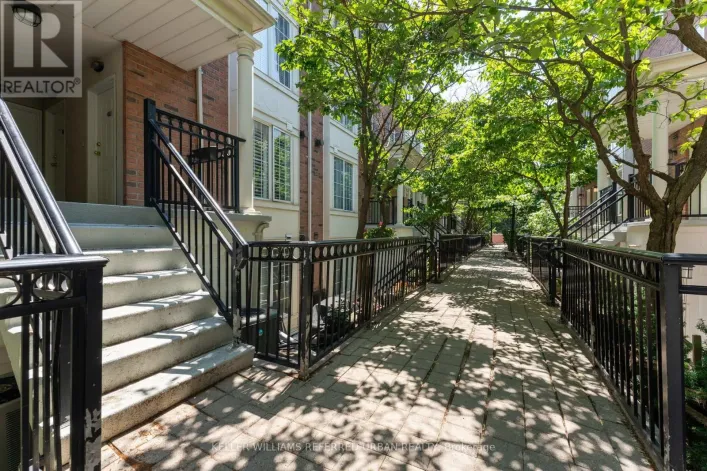 Row / Townhouse for sale: 651 - 3 EVERSON DRIVE, Toronto