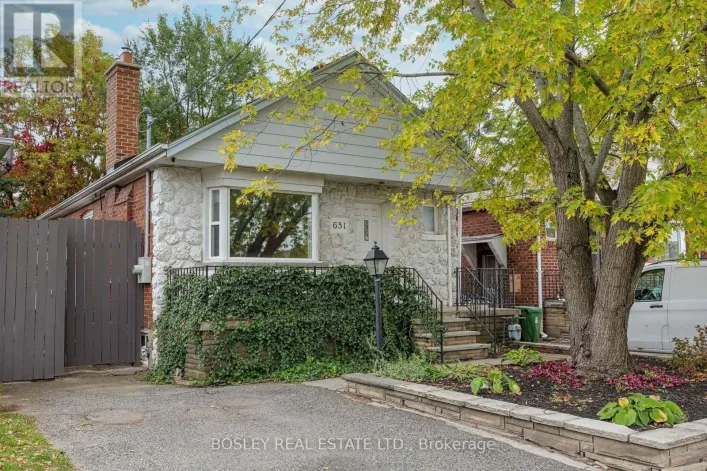 651 COSBURN AVENUE, Toronto