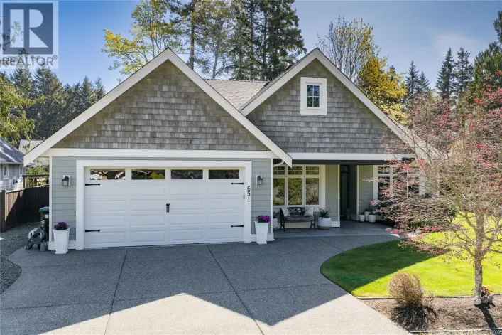 651 Eaglecrest Dr, Qualicum Beach