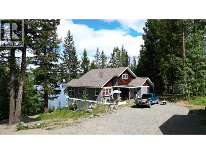House for sale: 6513 MONETTE ROAD, 100 Mile House
