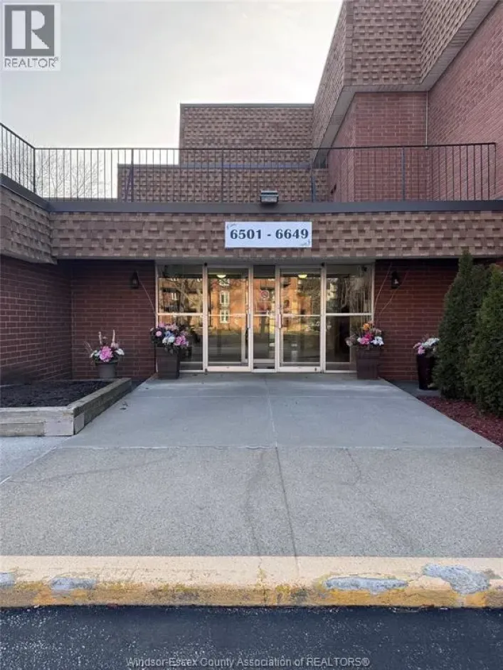 6513 THORNBERRY CRESCENT, Windsor