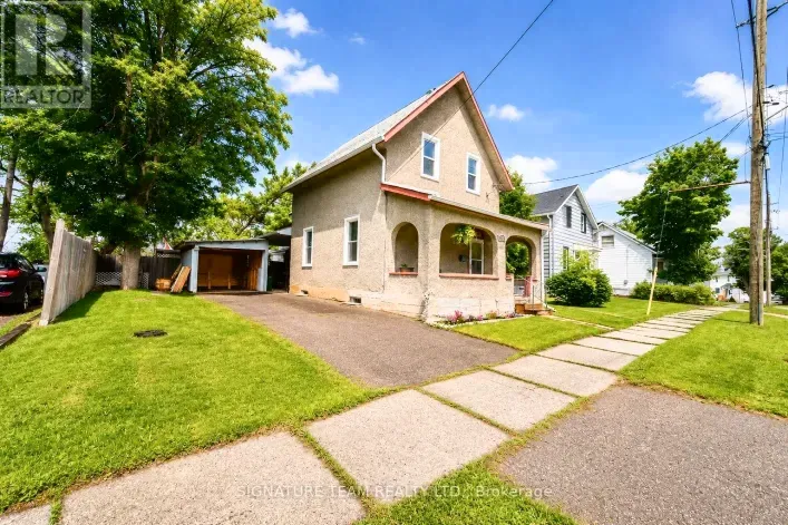 652 MOFFAT STREET, Pembroke