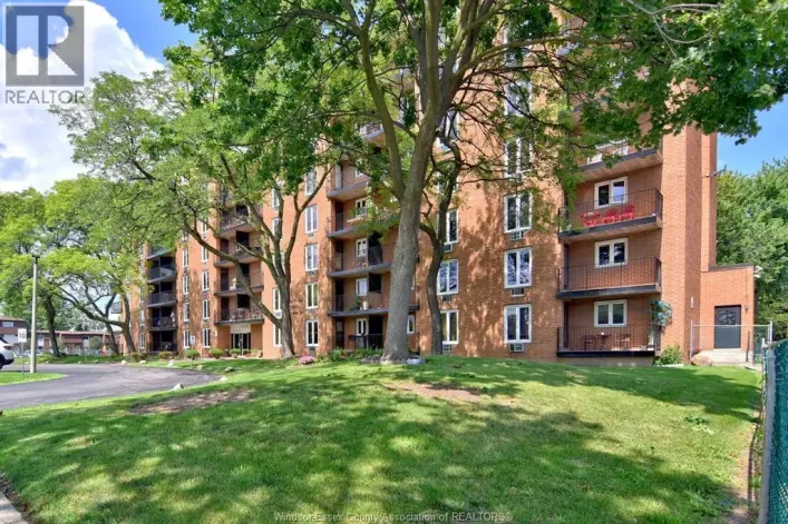 6520 THORNBERRY Unit# 155, Windsor