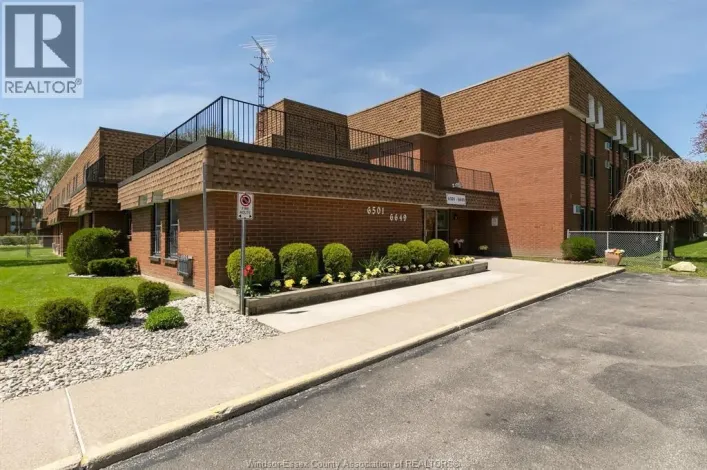 6523 THORNBERRY Unit# 331, Windsor