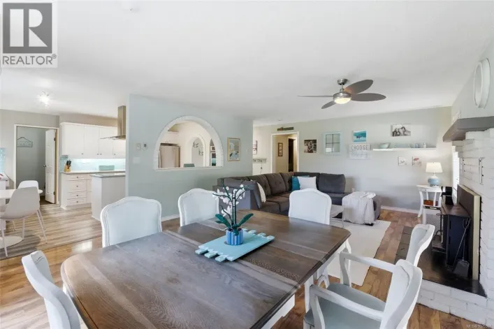 6525 Country Rd, Sooke