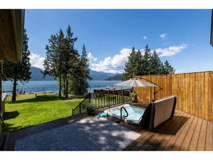 6535 ROCKWELL DRIVE|Harrison Lake, Harrison Hot Springs