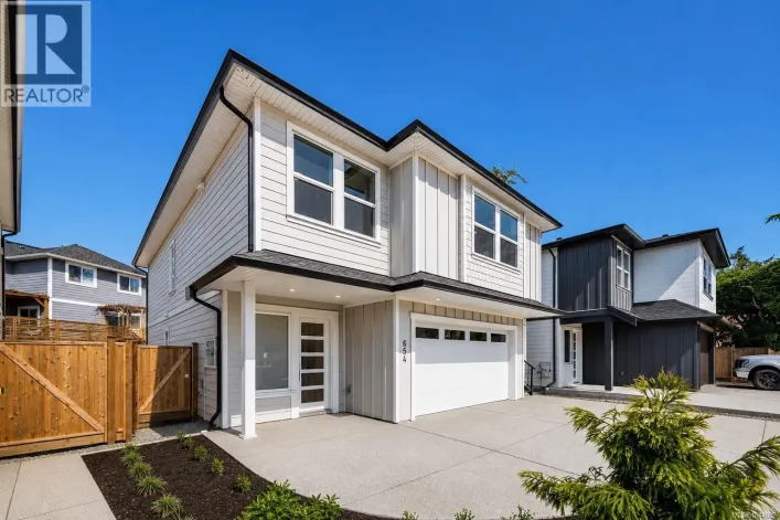 654 Wisteria Ridge, Langford