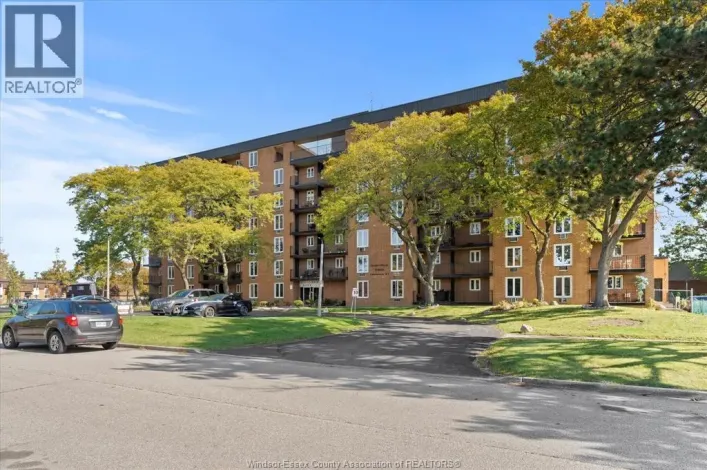 6550 THORNBERRY Unit# 6550, Windsor