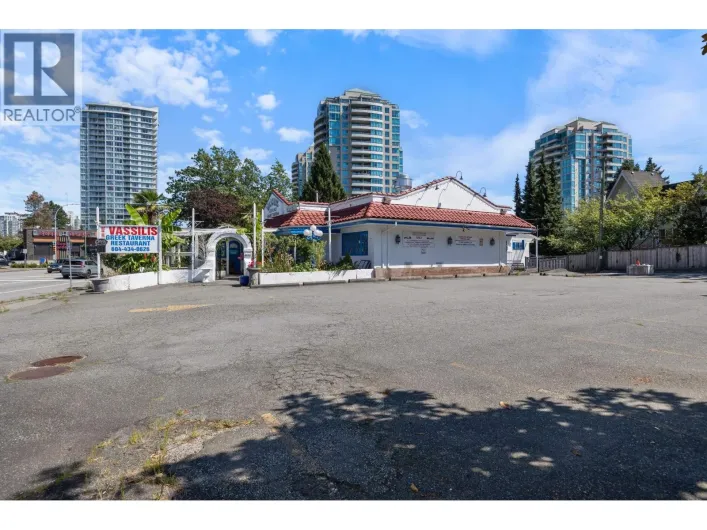 6558 KINGSWAY, Burnaby
