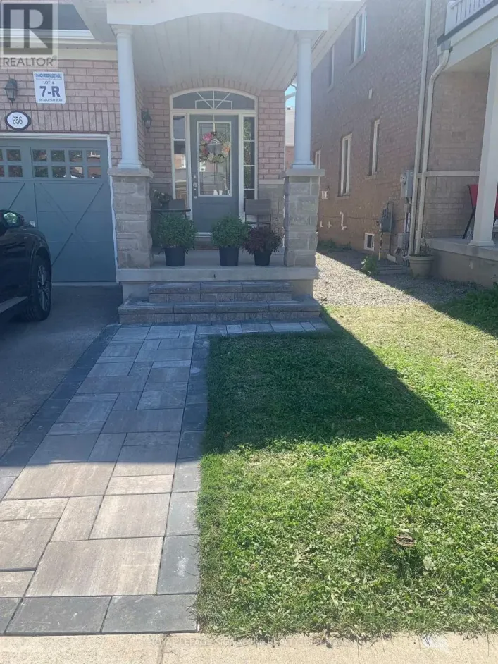 656 ASLETON BOULEVARD, Milton