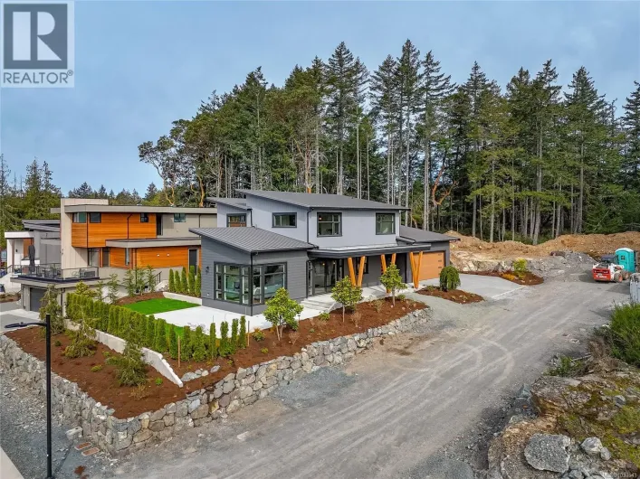 656 Medalist Ave, Colwood