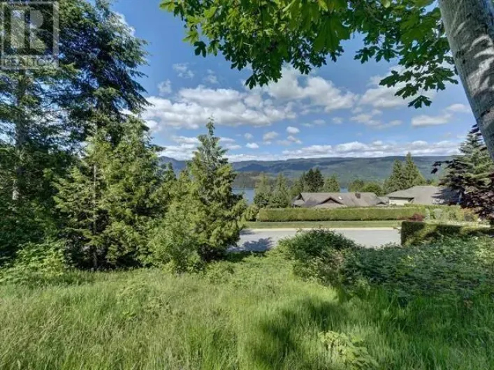 6569 N GALE AVENUE, Sechelt