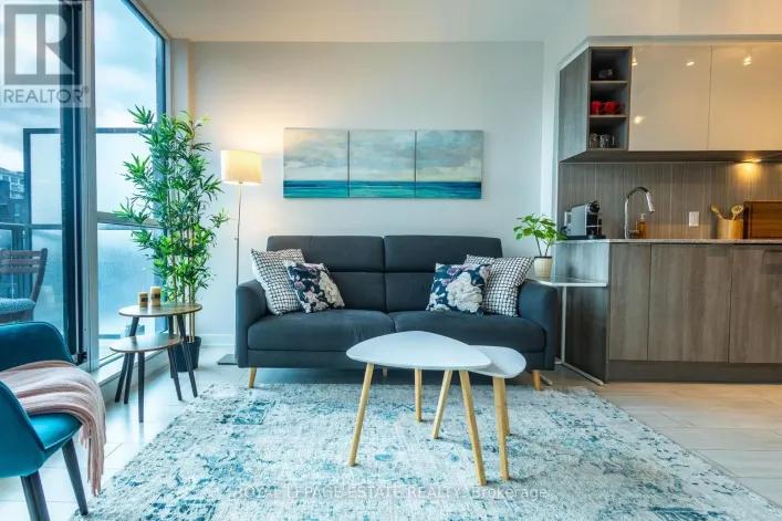 657 - 31 TIPPETT ROAD, Toronto