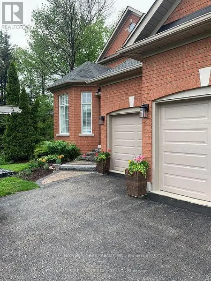 657 CHALEUR PLACE, Newmarket