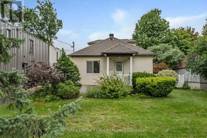 658 TWEEDSMUIR AVENUE, Ottawa