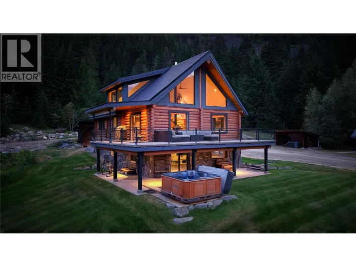 6580 Highway 6, Ymir