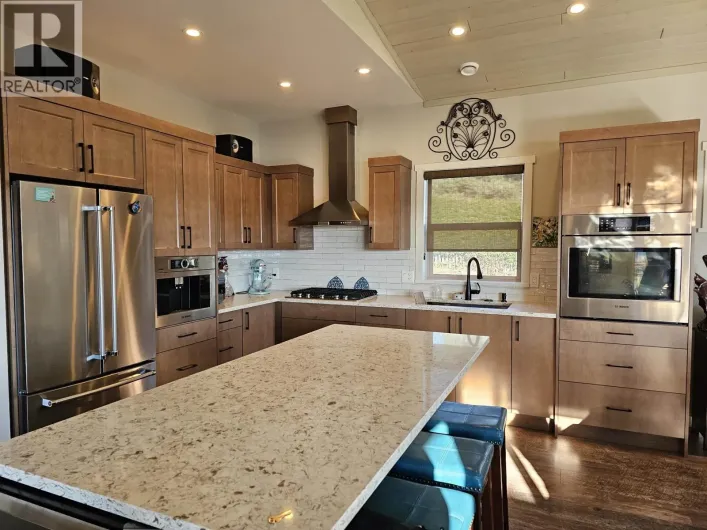 659 GIBSONS WAY, Gibsons