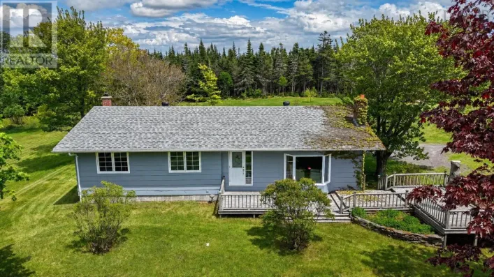 659 Highway 247, Grande Greve