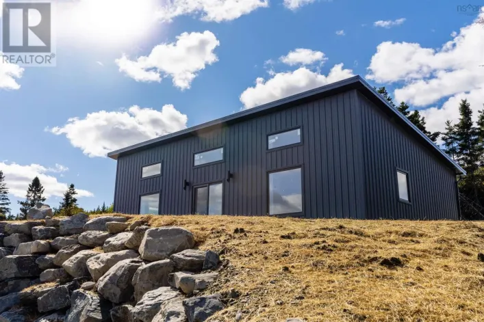 659 West Liscomb Point Road, Liscomb