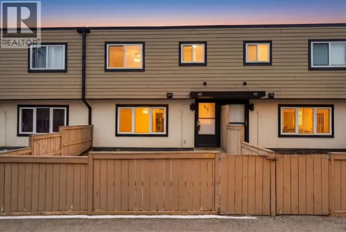 66, 3809 45 Street SW, Calgary