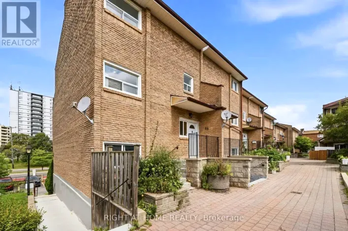 Row / Townhouse for sale: 66 - 91 MUIR DRIVE, Toronto