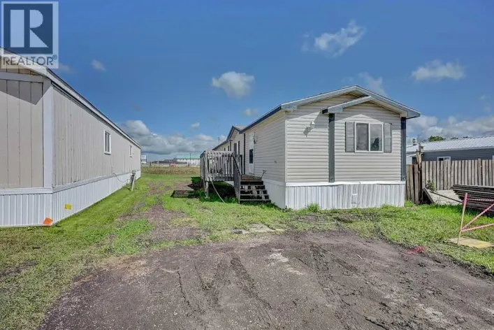 66, 9824 104 Avenue, Clairmont