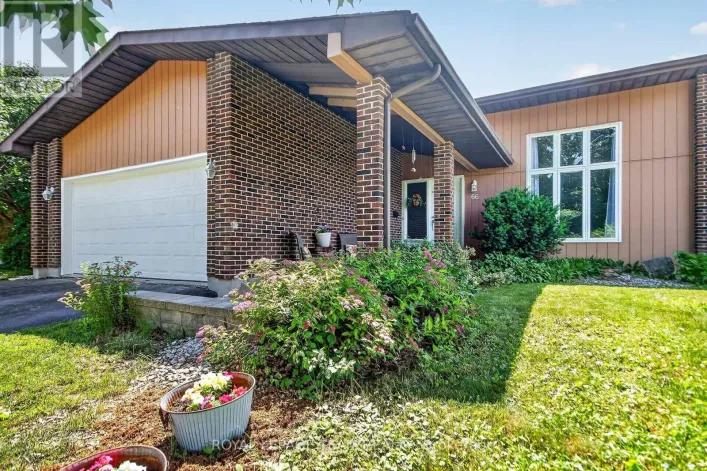 66 BEAUFORT DRIVE, Ottawa