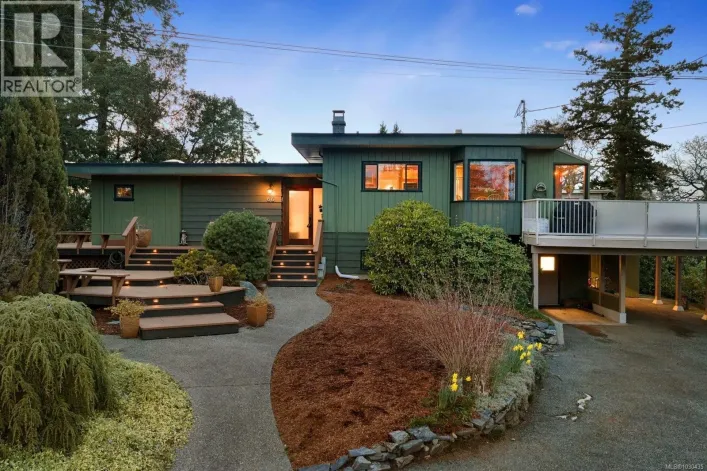 66 Kingham Pl, View Royal