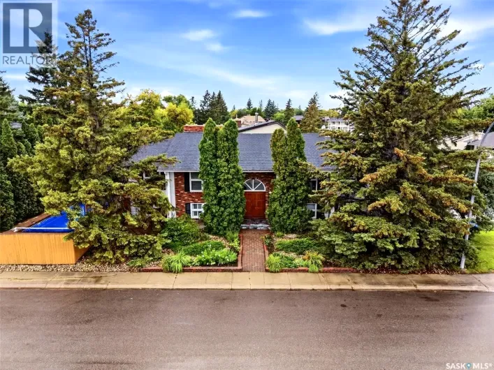 House for sale: 66 LESLIE PLACE, Regina